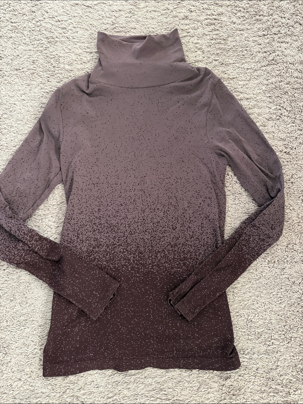 Athleta cold weather mock turtleneck base layer long sleeve top thumb holes m